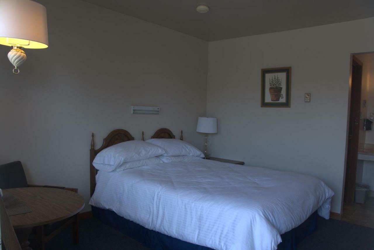 Fortress Inn Louisbourg Exterior photo